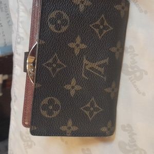 Lv monogram wallet